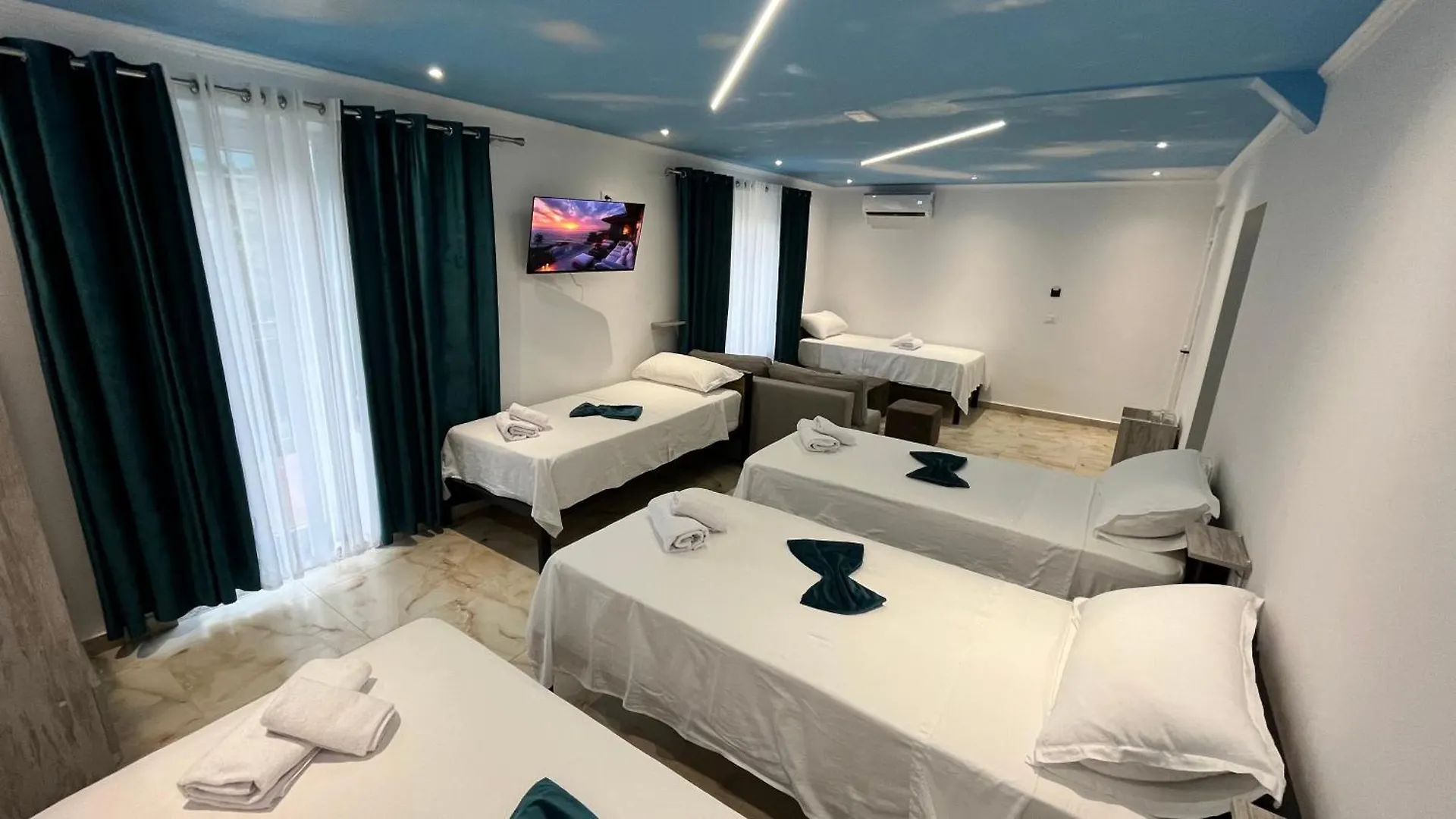 Hotel Davids Koman 0*,